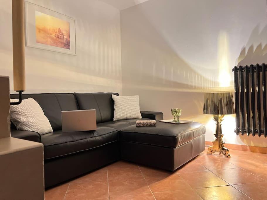 Apartament Life Is Beautiful Design Loft Navigli Romolo, Netflix, Wifi, Ac And Street Parking Mediolan Zewnętrze zdjęcie