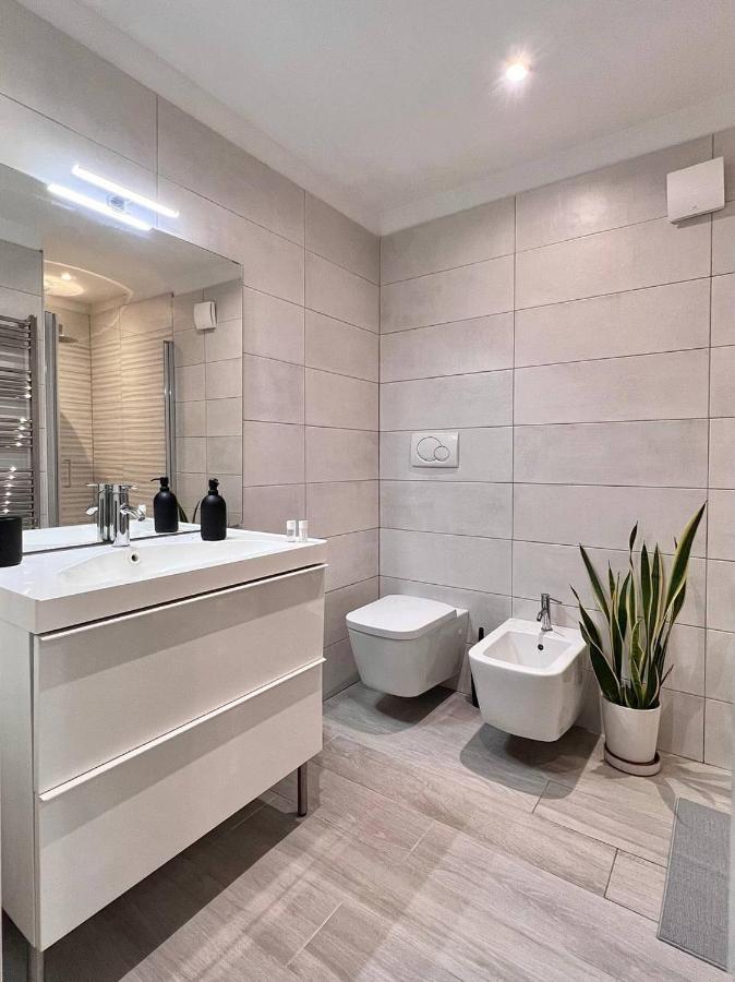 Apartament Life Is Beautiful Design Loft Navigli Romolo, Netflix, Wifi, Ac And Street Parking Mediolan Zewnętrze zdjęcie